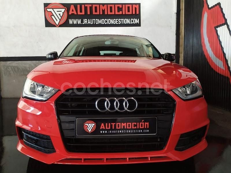 Usado Audi A1 Sportback Attraction 125 CV (91 kW) 2017 Rojo Utilitario
