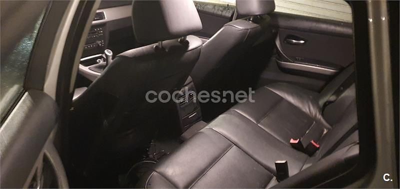 Usado BMW 320 150 CV (110 kW) 2006 Gris / plata Familiar