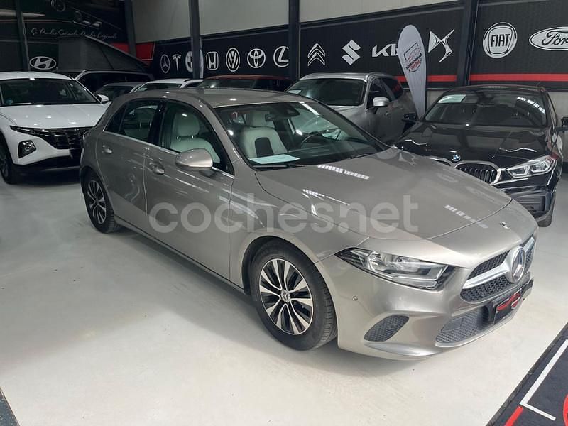 Usado Mercedes A180 116 CV (85 kW) 2019 Gris / plata Berlina