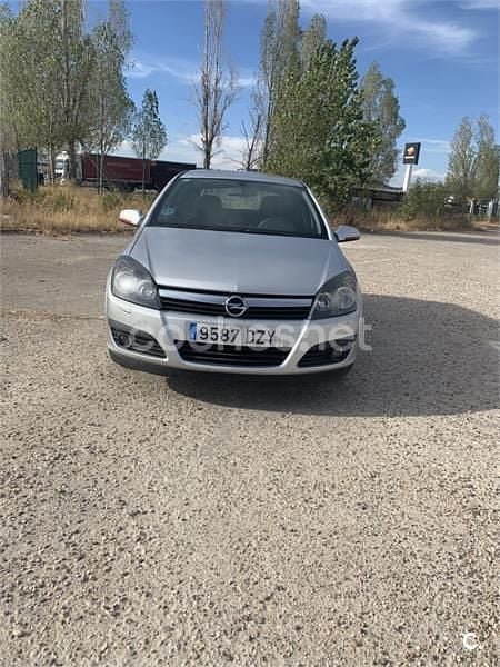 Gris / plata Usado 2006 Opel Astra Enjoy Berlina | 2600 € (Precio justo) - Imagen 1/4
