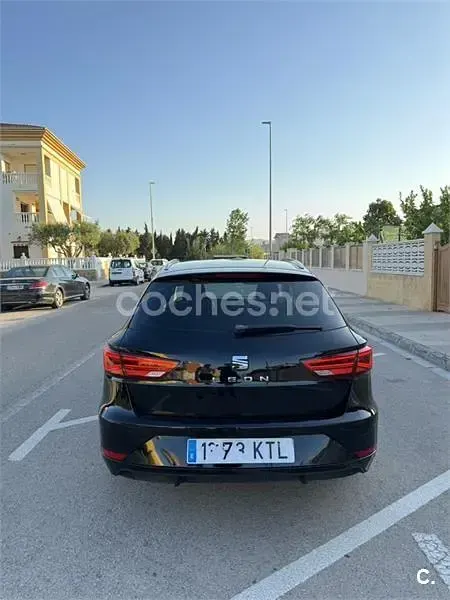 Usado Seat Leon ST Style 115 CV (84 kW) 2019 Negro Familiar