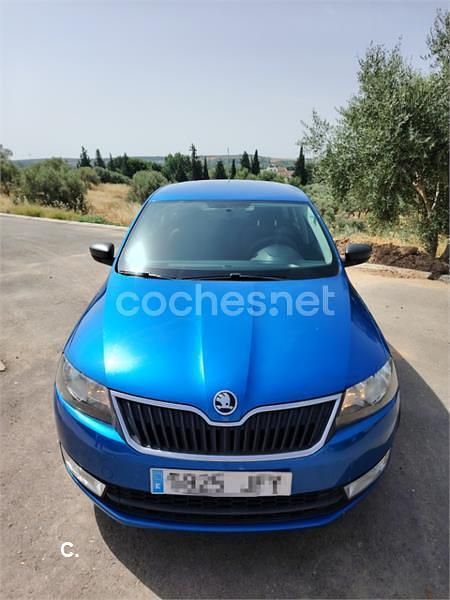 Azul Usado 2015 Skoda 105 Ambition Berlina | 7900 € - Imagen 1/4