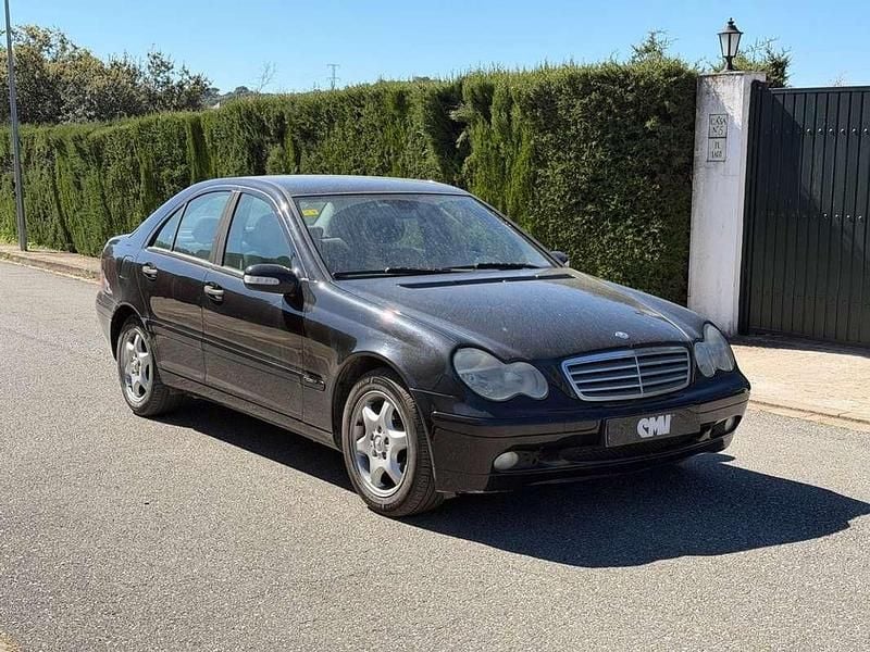 Usado Mercedes C180 Avantgarde 120 CV (88 kW) 2003 Negro Berlina