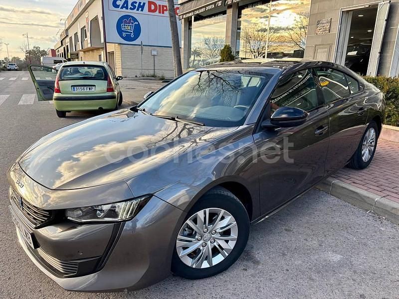 Usado Peugeot 508 Active 131 CV (96 kW) 2022 Gris / plata Berlina