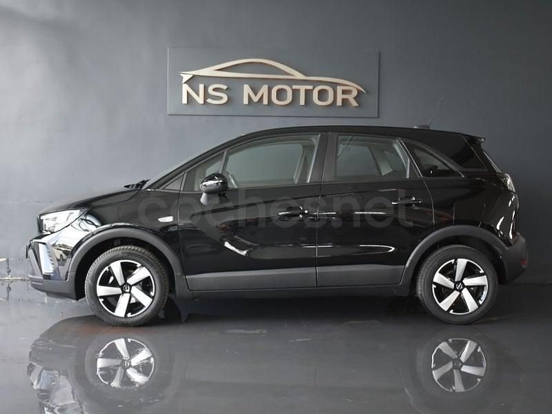 Usado Opel Crossland Edition 110 CV (80 kW) 2022 Negro SUV