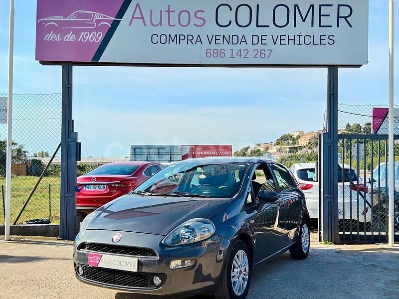 Usado Fiat Punto Easy 69 CV (50 kW) 2015 Negro Berlina