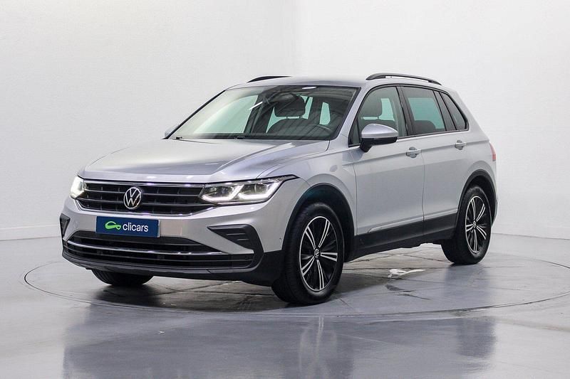 Usado VW Tiguan Life 150 CV (110 kW) 2022 Gris SUV