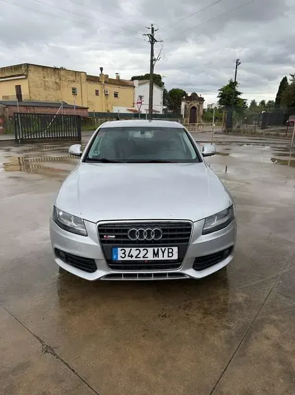 Usado Audi A4 140 CV (102 kW) 2008 Gris Familiar