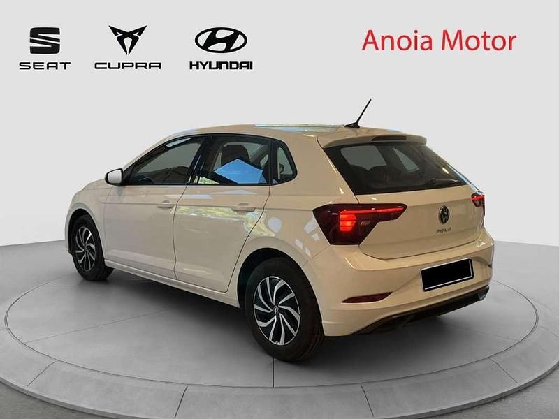 Usado VW Polo Life 95 CV (69 kW) 2022 Blanco Utilitario