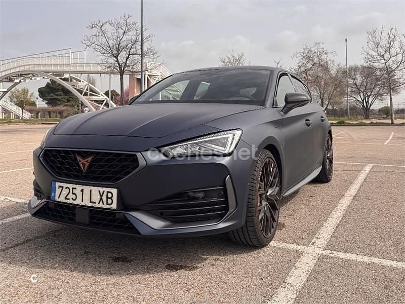 Usado Cupra Leon VZ 245 CV (180 kW) 2022 Azul Berlina