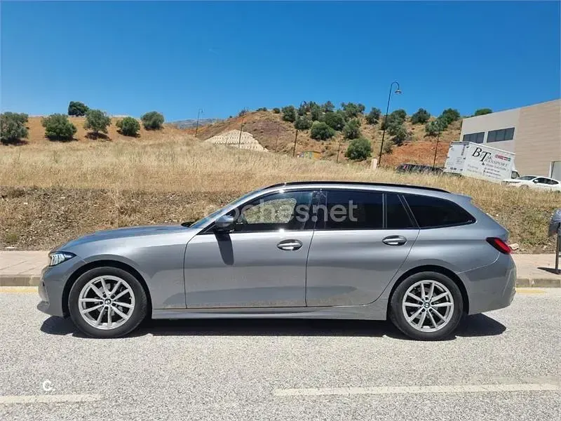 Usado BMW 318 Comfort Edition 150 CV (110 kW) 2023 Gris / plata Familiar