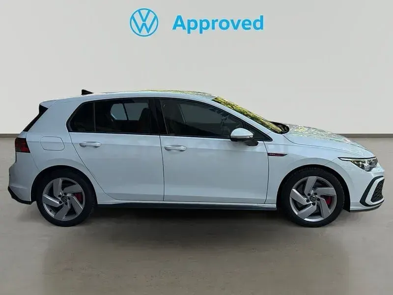 Usado VW Golf VIII GTI 245 CV (180 kW) 2023 Blanco Berlina
