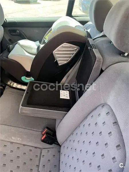 Usado Seat Toledo Stella 110 CV (80 kW) 2001 Gris / plata Berlina
