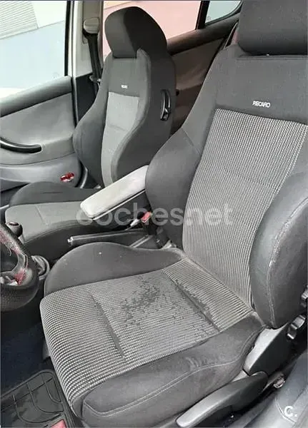 Usado Seat Toledo Stella 90 CV (66 kW) 2003 Beige Berlina