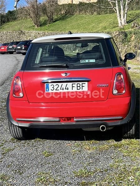 Usado Mini Cooper 116 CV (85 kW) 2006 Rojo Utilitario