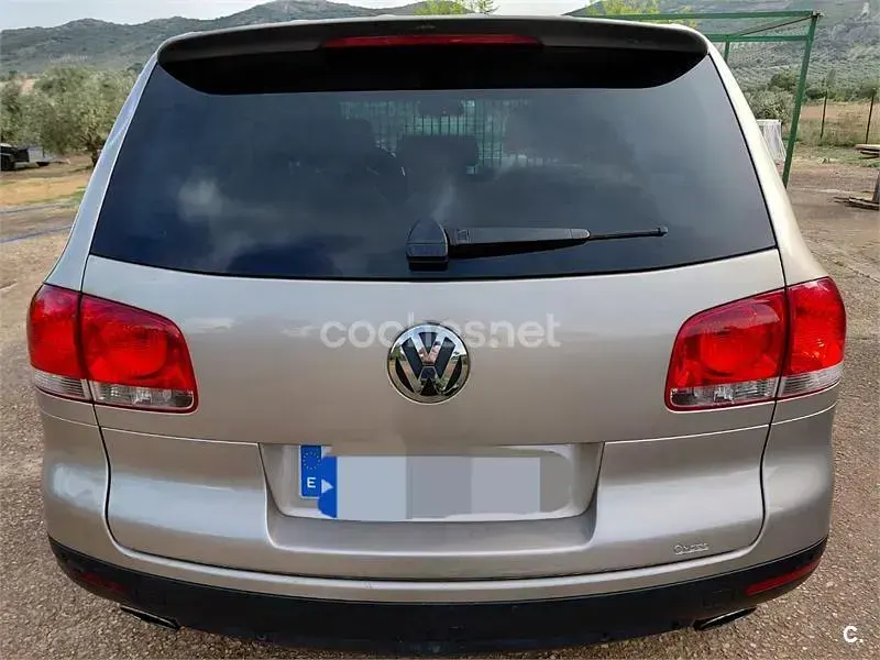 Usado VW Touareg 225 CV (165 kW) 2006 Beige SUV