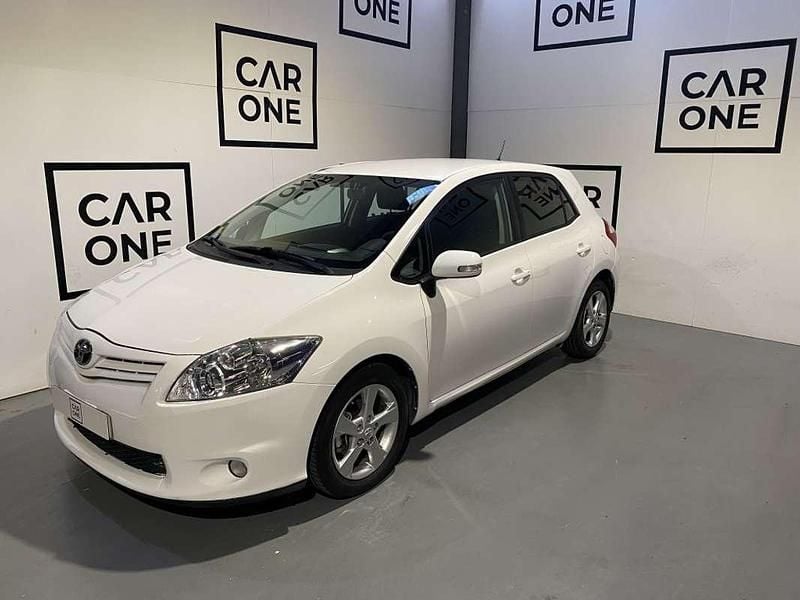 Usado Toyota Auris Active 90 CV (66 kW) 2010 Blanco Utilitario