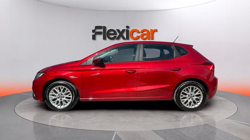 Usado Seat Ibiza Reference 95 CV (69 kW) 2017 Granate Berlina