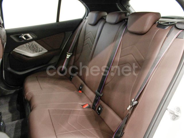 Gris / plata Usado 2024 BMW 120 Comfort Edition Utilitario | 39.990 € - Imagen 1/4