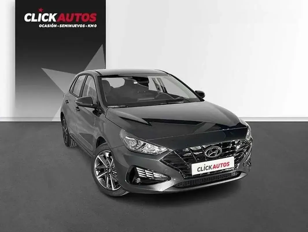 Usado Hyundai i30 110 CV (80 kW) 2024 Negro Utilitario
