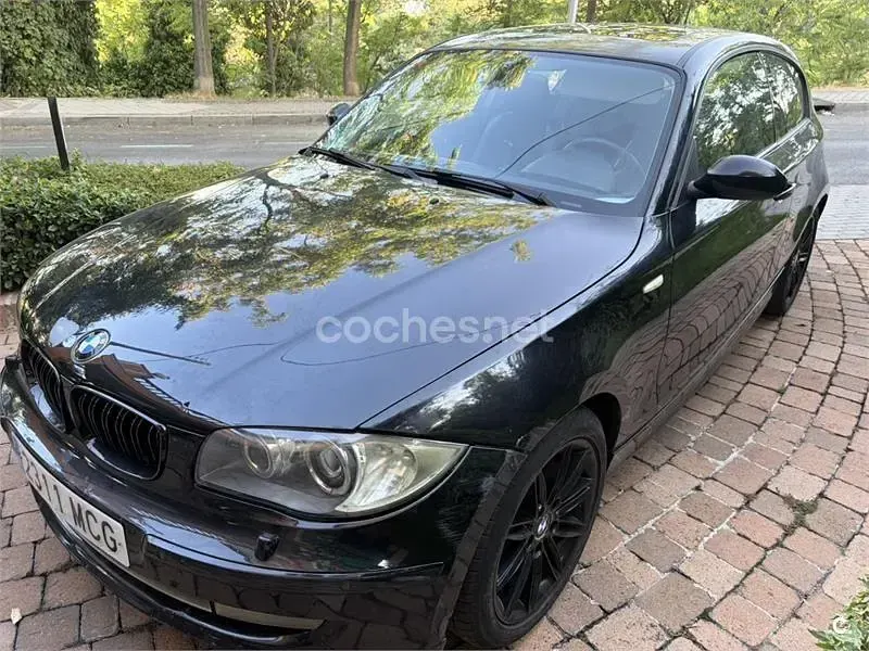 Usado BMW 118 143 CV (105 kW) 2007 Negro Utilitario