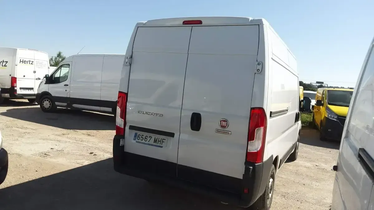 Usado Fiat Ducato Easy 140 HP (102 kW) 2023 Branco Van