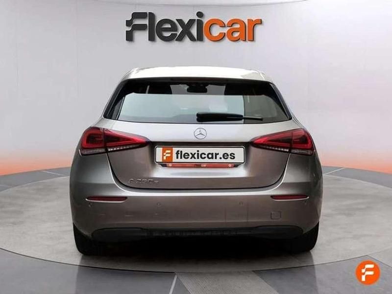 Usado Mercedes A250 218 CV (160 kW) 2020 Gris Berlina