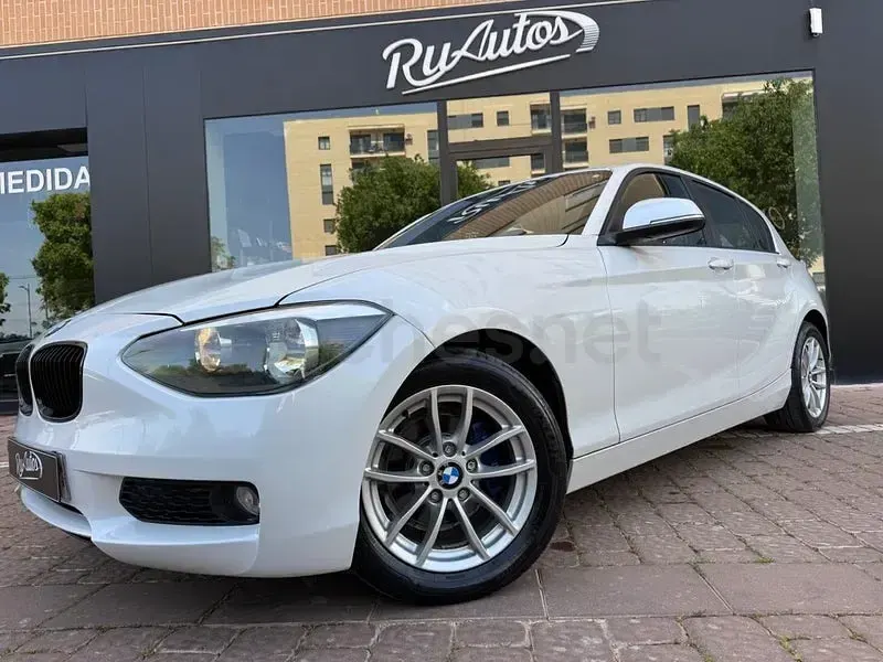 Usado BMW 118 Sport Line 143 CV (105 kW) 2012 Blanco Utilitario