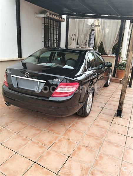 Usado Mercedes C200 Avantgarde 136 CV (100 kW) 2010 Negro Berlina