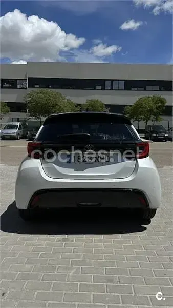 Occasion Toyota Yaris Hybrid Edition 130 PK (95 kW) 2024 Wit Sedan