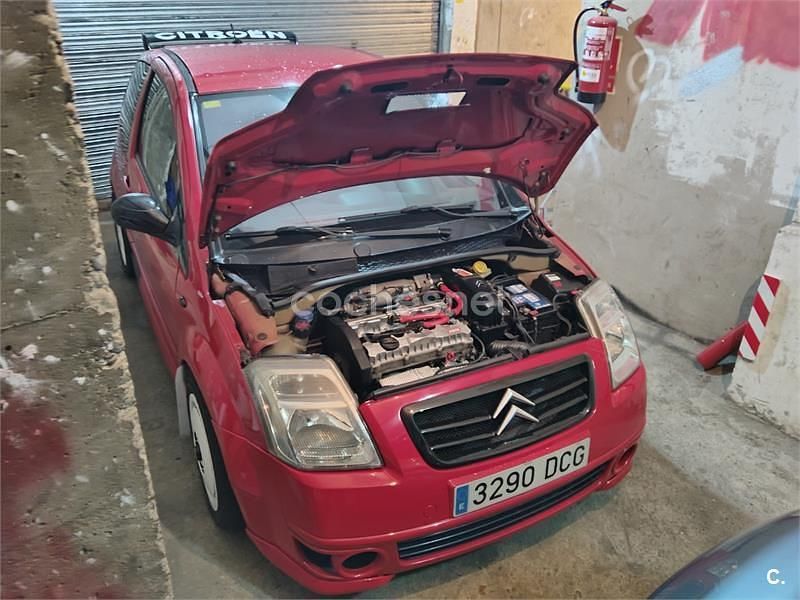 Usado Citroën C2 125 CV (91 kW) 2004 Rojo Utilitario