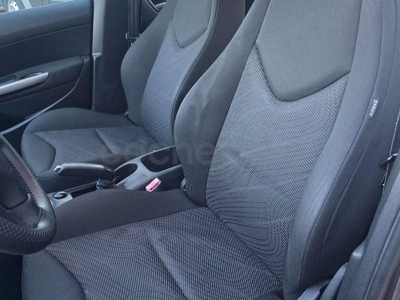 Usado Peugeot 308 Sport 90 CV (66 kW) 2009 Gris / plata Berlina