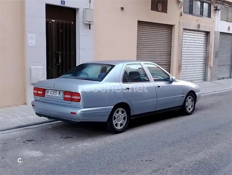 Usado Lancia Kappa 175 CV (128 kW) 1998 Azul Berlina