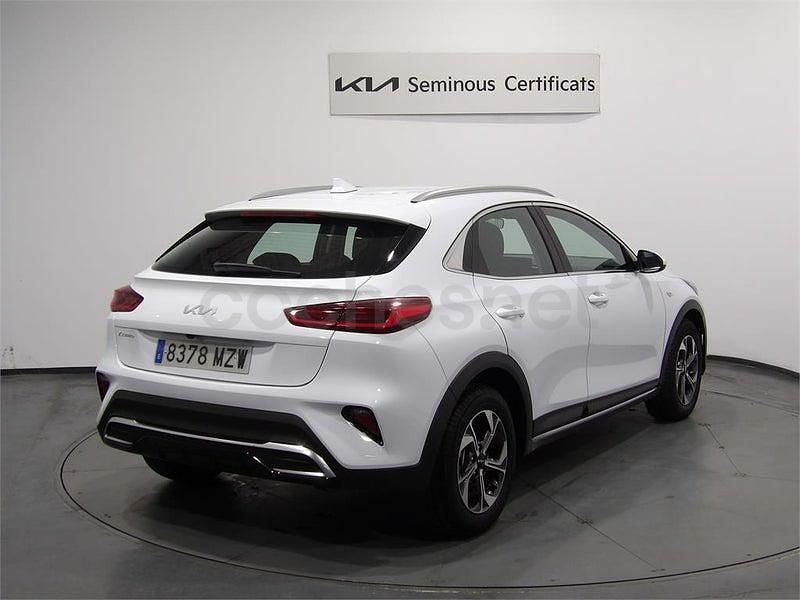 Usado Kia XCeed 100 CV (73 kW) 2025 Blanco SUV