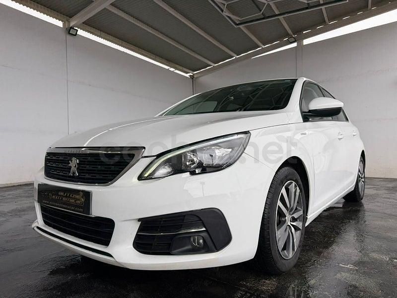 Usado Peugeot 308 Style 130 CV (95 kW) 2021 Blanco Berlina