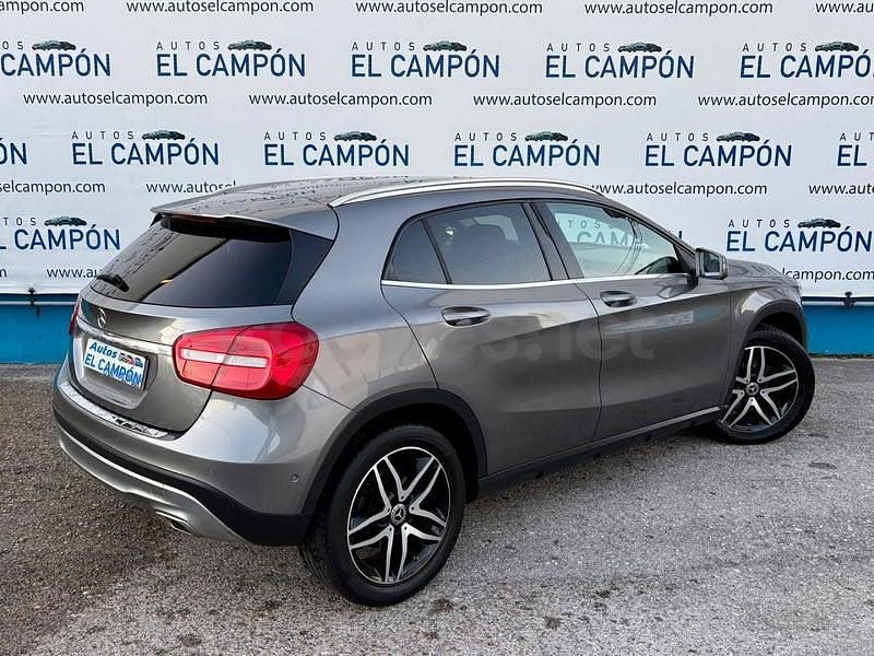 Usado Mercedes GLA200 Urban 156 CV (114 kW) 2014 Gris / plata SUV