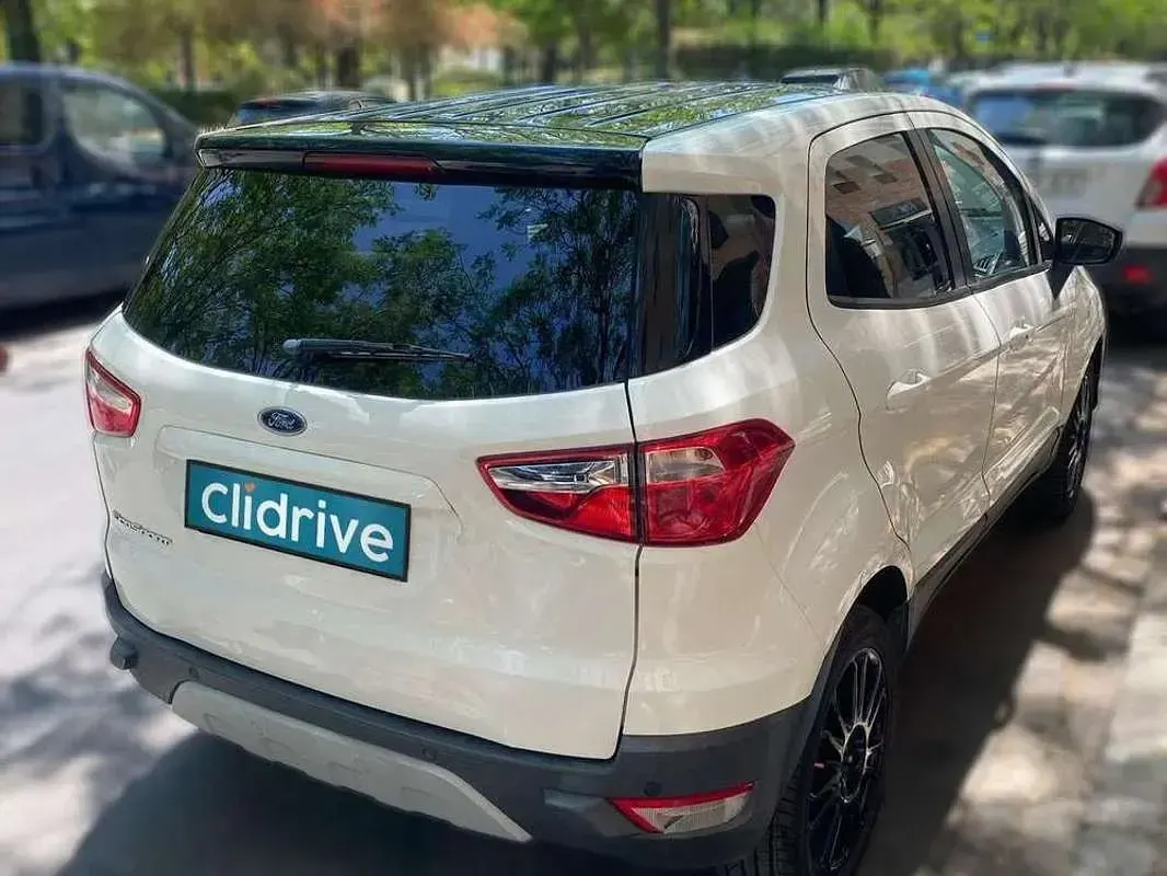 Usado Ford Ecosport Titanium 140 CV (102 kW) 2016 Blanco SUV