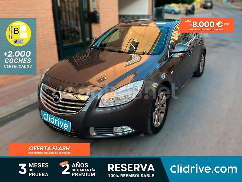 Gris / plata Usado 2012 Opel Insignia Selective Berlina | 8190 € (Precio justo) - Imagen 1/3