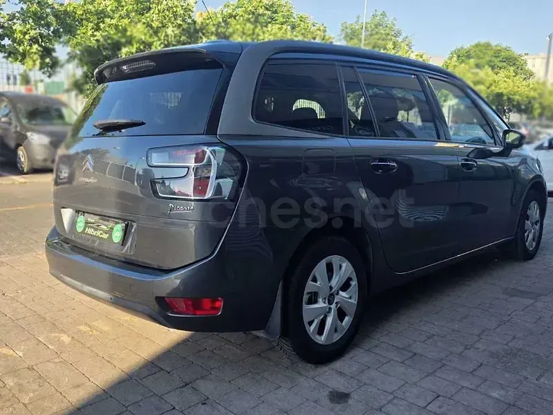 Usado Citroën Grand C4 Picasso PureTech 130 CV (95 kW) 2016 Gris / plata Monovolumen