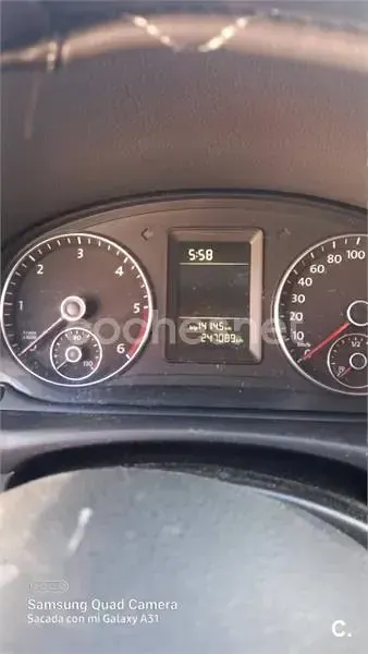 Usado VW Touran Advance 105 CV (77 kW) 2012 Gris / plata Monovolumen