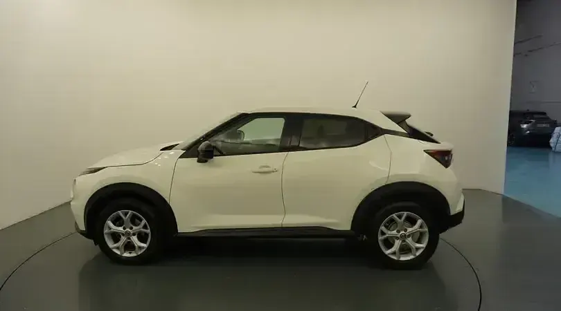 Usado Nissan Juke Acenta 114 CV (83 kW) 2022 Kori white (especial) monotono SUV