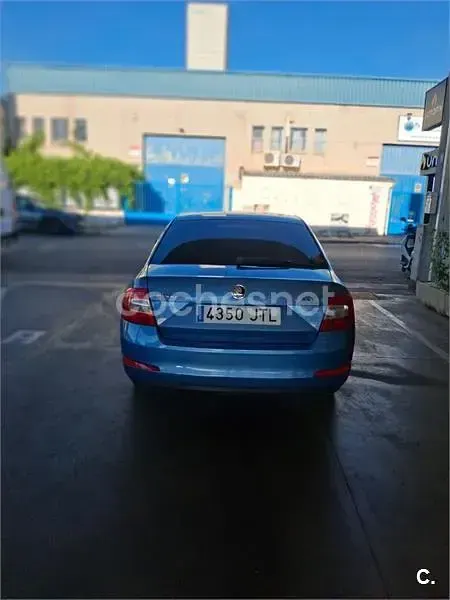 Usado Skoda Octavia Style 150 CV (110 kW) 2016 Azul Familiar
