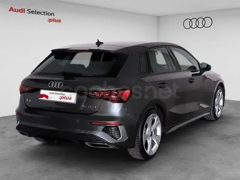 Usado Audi A3 S-Line 150 CV (110 kW) 2024 Gris / plata Berlina
