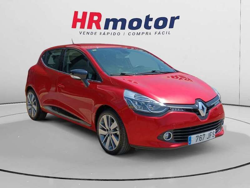 Rojo Usado 2015 Renault Clio IV Utilitario | 8290 € (Precio justo) - Imagen 1/4