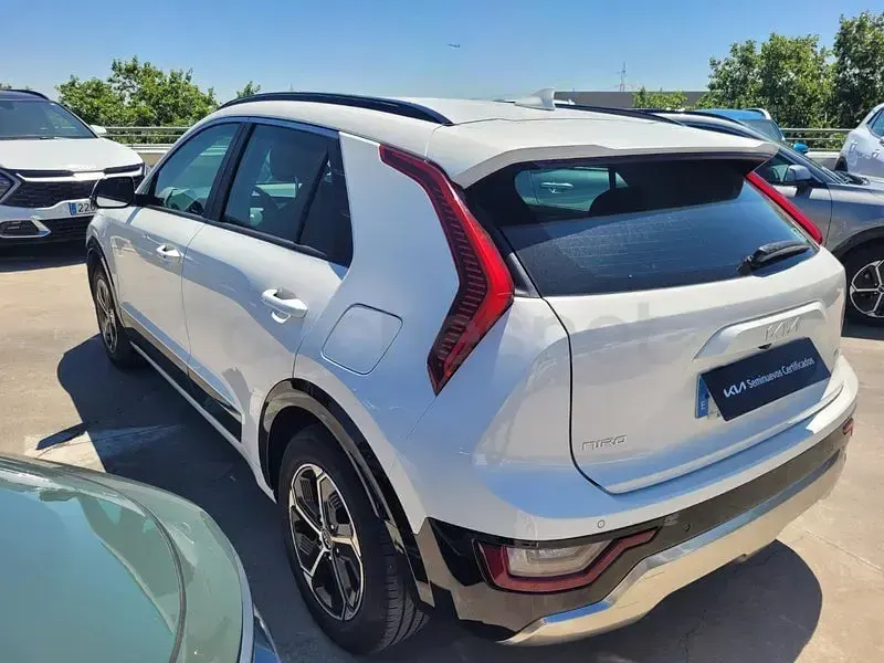 Usado Kia Niro 141 CV (103 kW) 2022 Blanco SUV