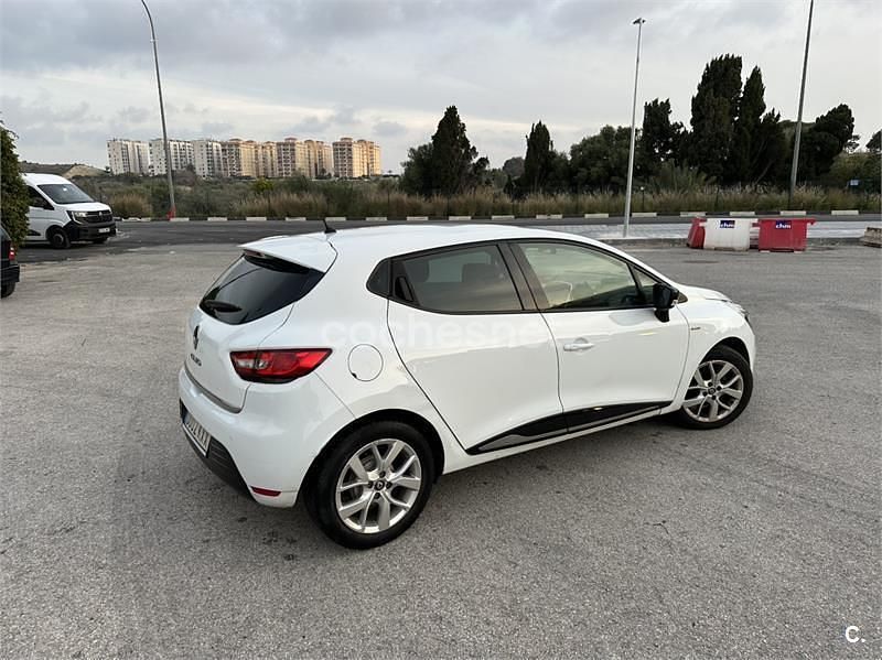 Usado Renault Clio IV LIMITED 75 CV (55 kW) 2019 Blanco Berlina