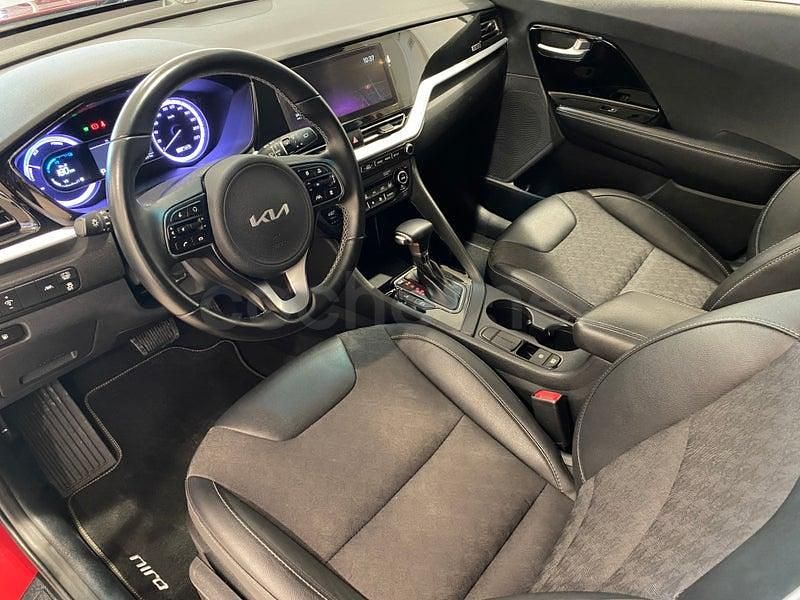 Usado Kia Niro 141 CV (103 kW) 2022 Rojo SUV