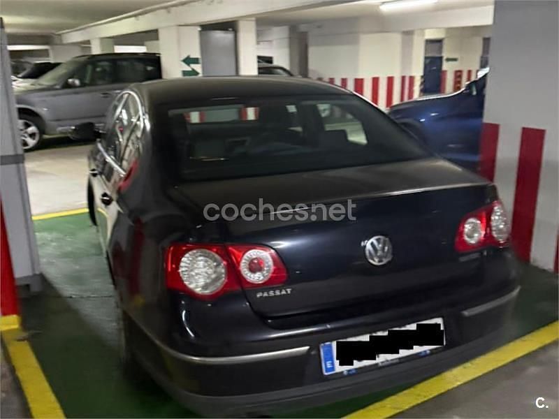 Usado VW Passat Highline 170 CV (125 kW) 2008 Negro Berlina