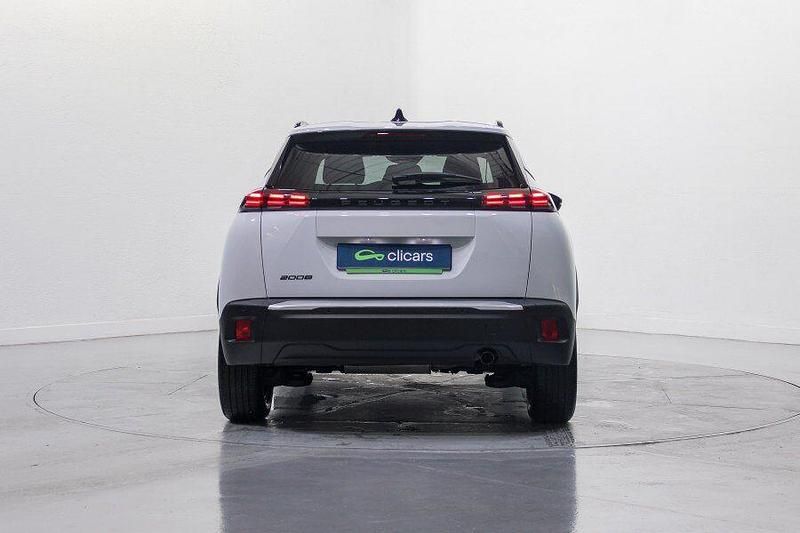 Usado Peugeot 2008 Allure 100 CV (73 kW) 2025 Blanco SUV