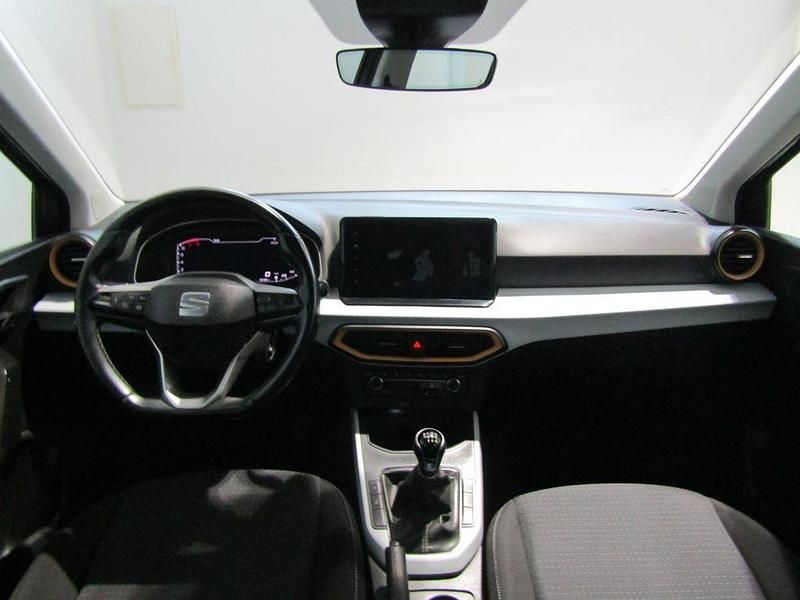 Usado Seat Arona Style Plus 110 CV (80 kW) 2022 Gris SUV